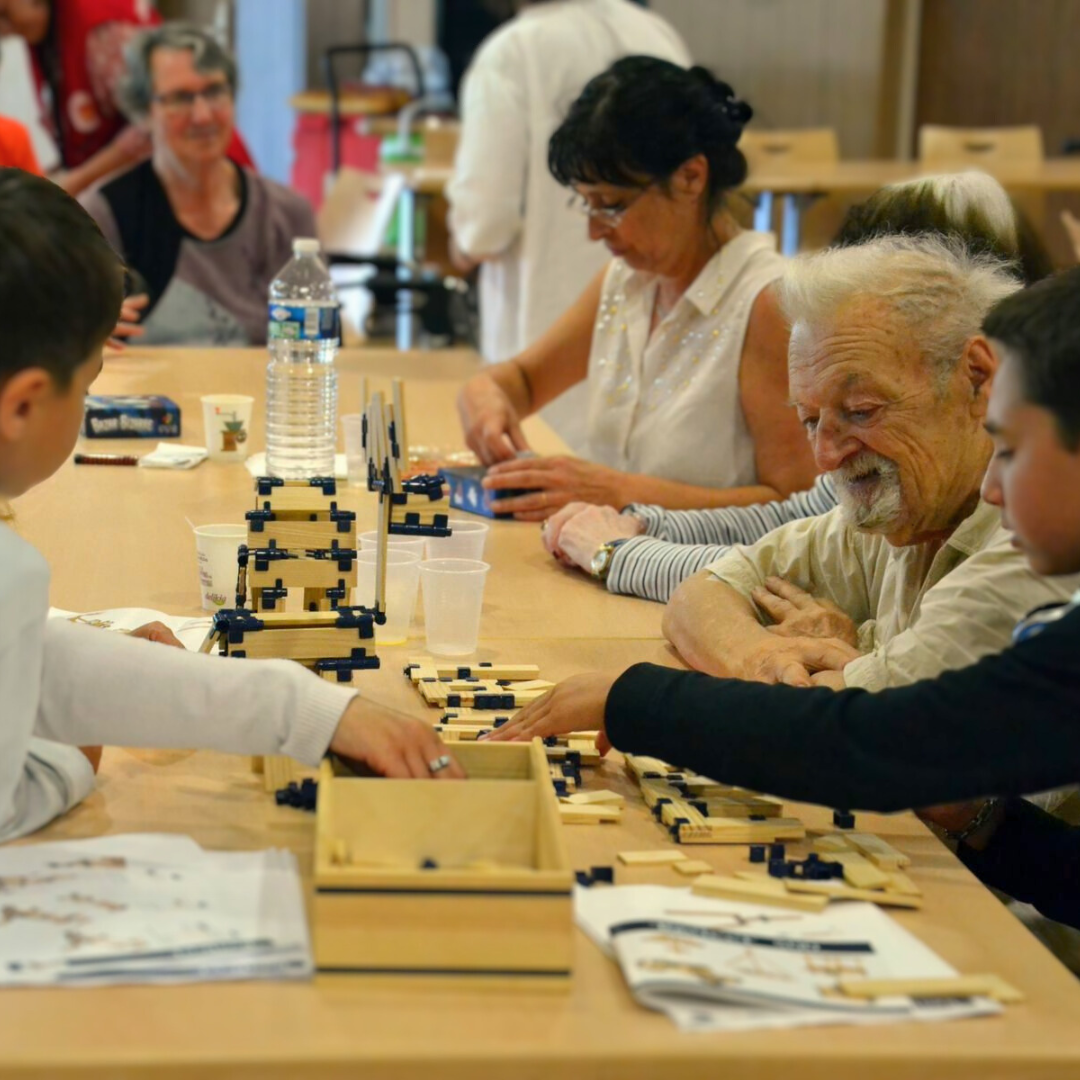 Silver FLIP : des jeux de société pour les personnes âgées et leurs familles