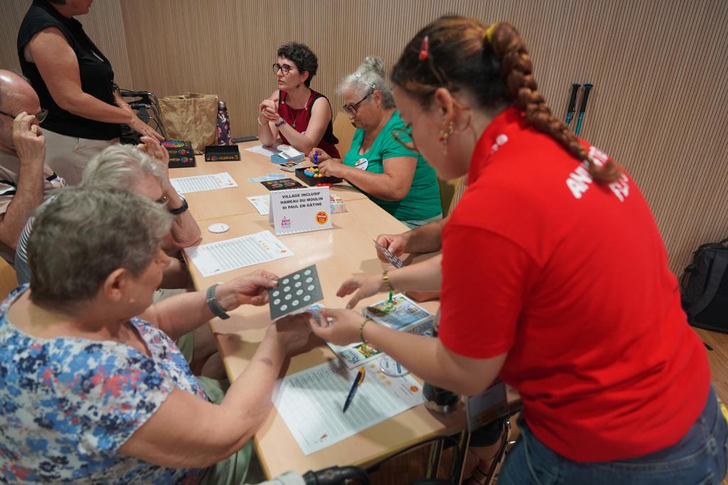 Tests des jeux en pré-sélection pour le label Silver FLIP, durant le festival des Jeux de Parthenay 2026, avec les seniors des Deux-Sèvres